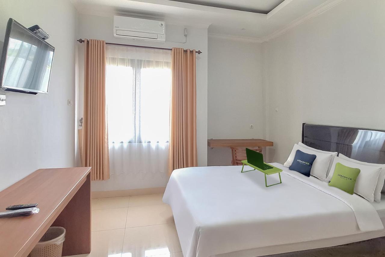 Urbanview Syariah Wisma Annisa Palangkaraya By Reddoorz Bagian luar foto